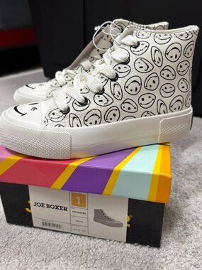 Joe Boxer Smiley Face Kid's Size 1 High Top Canvas Sneakers White